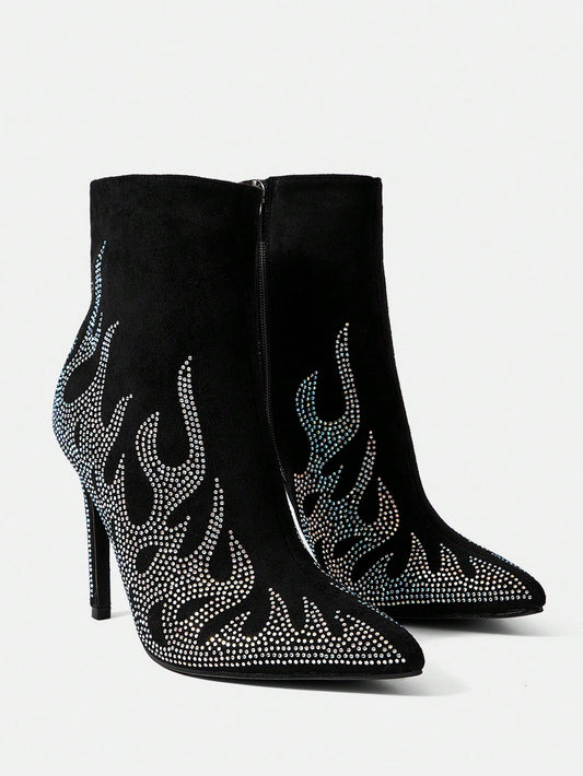Statement-Making High Heeled Women's Boots in Iconic Style