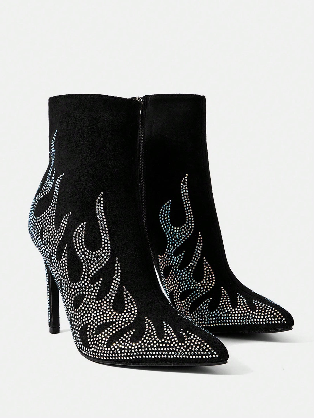 Elevate your style with our Statement-Making High Heeled Women's <a href="https://canaryhouze.com/collections/women-boots" target="_blank" rel="noopener">Boots</a>. The iconic design adds a touch of sophistication to any outfit. Walk with confidence thanks to the sturdy high heel, while the classic silhouette brings a timeless appeal. Make a statement and stand out from the crowd in these fashionable boots.