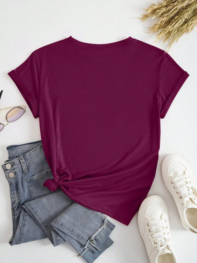 Chic and Casual: Women's Letter Print T-shirt