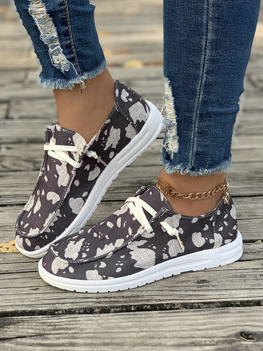 Elevate your 4th of July style with our minimalist lace-up grey canvas <a href="https://canaryhouze.com/collections/women-canvas-shoes" target="_blank" rel="noopener">sneakers</a>. Designed for casual independence day celebrations, these sneakers combine comfort and style. With a lace-up design and a neutral grey color, they are perfect for any patriotic outfit. Upgrade your shoe game this holiday!