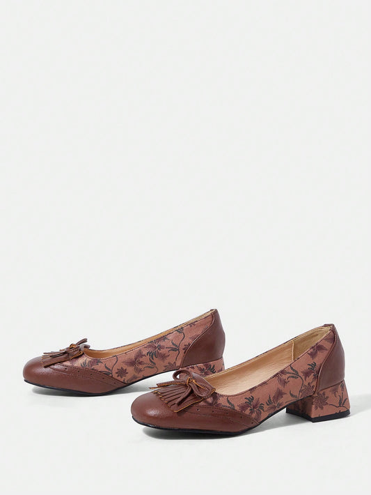 Expertly crafted with vintage elegance in mind, our Chunky Heel Pumps with Rounded Toe offer a timeless style and comfortable fit for any occasion. With a sturdy heel and round toe design, these pumps provide both stability and sophistication. Elevate your wardrobe with these classic and versatile <a href="https://canaryhouze.com/collections/women-canvas-shoes" target="_blank" rel="noopener">shoes</a>.