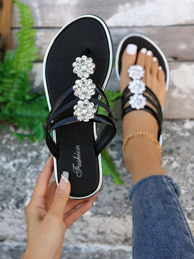 Summer Vacation Essential: Fashionable Rhinestone Flower Flip Flops for Women