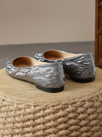 Daily Commute Chic: Women's Pointed Toe Flat Shoes in Fall Dark Grey