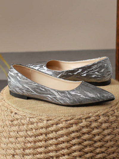 Daily Commute Chic: Women's Pointed Toe Flat Shoes in Fall Dark Grey