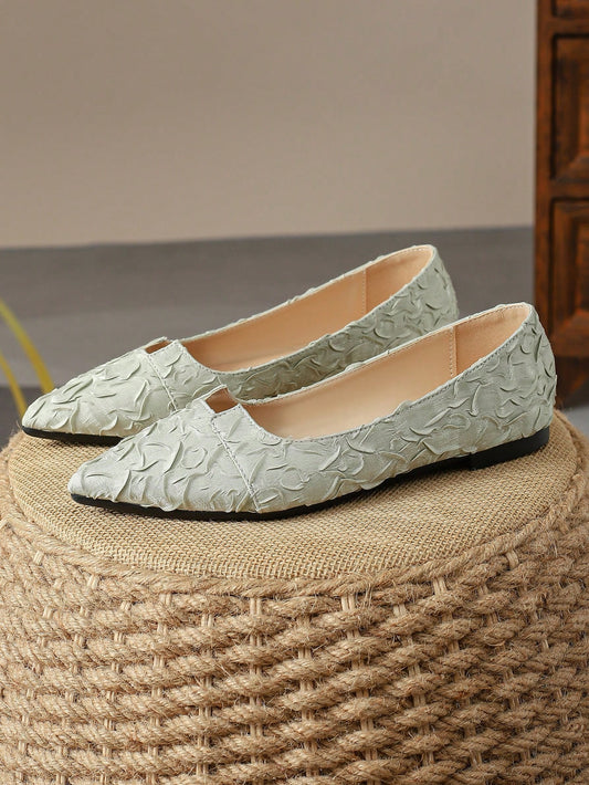 Green Autumn Women's Pointed Toe Flats: Perfect for Holiday Travel