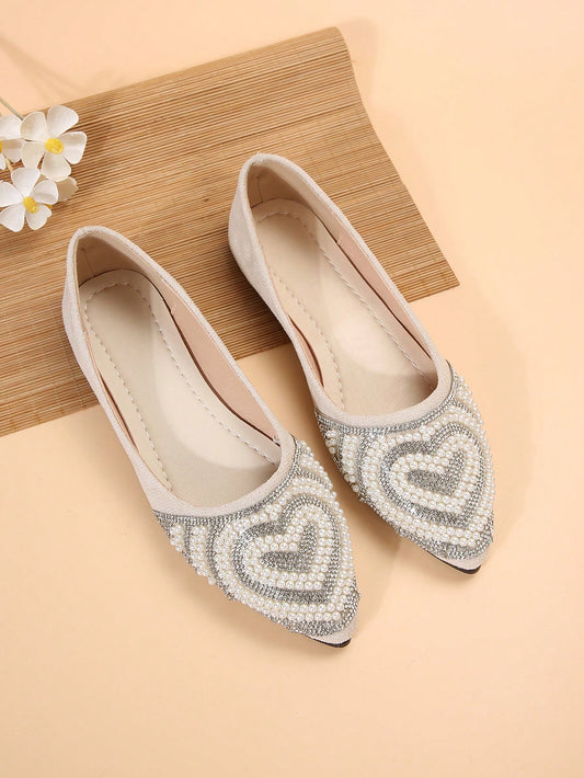 Pearl-Embellished Flat Shoes: The Perfect Combination of Comfort and Style for Spring and Autumn