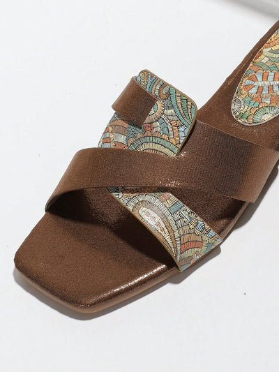 Stylish Plus Size Women's Flat Sandals: Step Out in Comfort and Style