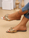 Introducing our stylish and comfortable women's gold outdoor metal flat sandals, perfect for both casual and holiday wear. Constructed with high quality materials, these sandals are both durable and fashionable, providing you with both style and comfort. Add these sandals to your wardrobe for the perfect versatile footwear option.