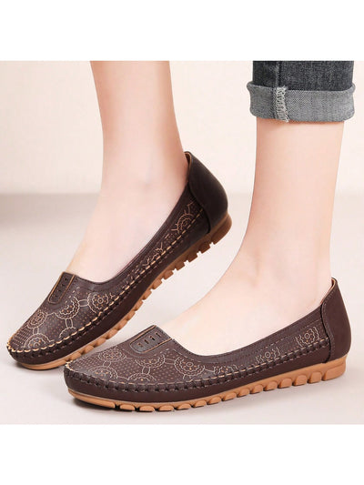 Introducing the Classic Deep Brown Casual Flats - a must-have for your spring and summer wardrobe. With its timeless design and versatile color, these flats will elevate any outfit. Made with comfort in mind, they are perfect for all-day wear. Don't miss out on this essential addition to your shoe collection.