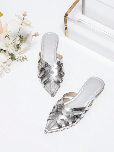 Chic Plus-Size Women's Flat Sandals: Step Into Style with Shein