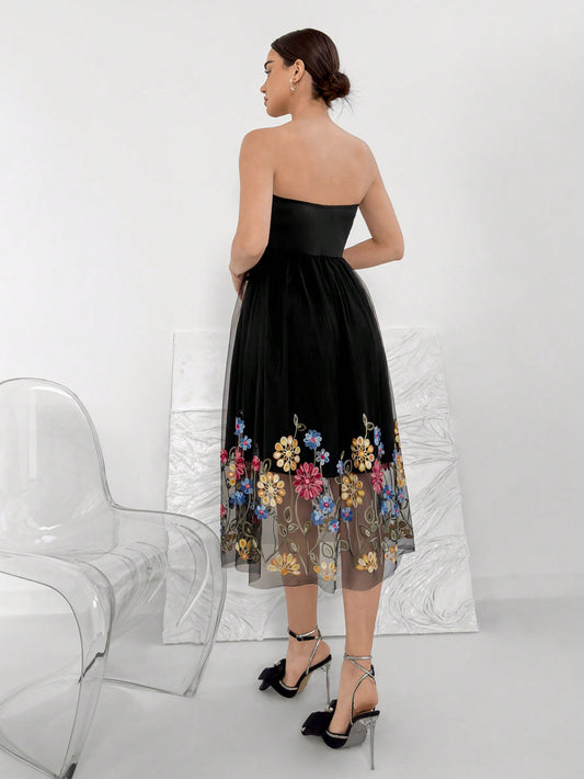 Enchanting Blooms: Women's Strapless Embroidered Floral Dress