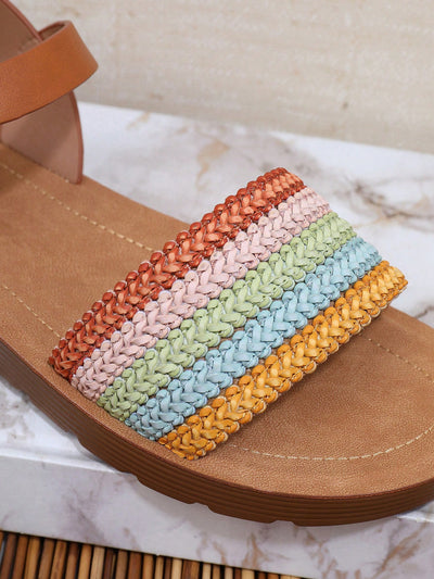 Chic and Comfy: Women's Fashionable Flat Sandals for Summer