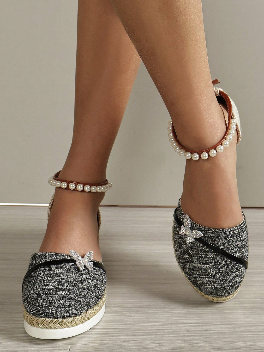 Effortlessly elevate your summer style with our 2024 Summer Chic Multicolor Wedge <a href="https://canaryhouze.com/collections/women-canvas-shoes" target="_blank" rel="noopener">Sandals</a>. The classic wedge design provides comfort and stability, while the pearl buckle adds a touch of elegance. Step into fashion and comfort with these must-have sandals.