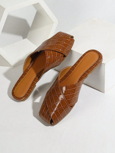 Colorblock Snakeskin Embossed Square Toe Mule Flats: The Funky Must-Have for Women