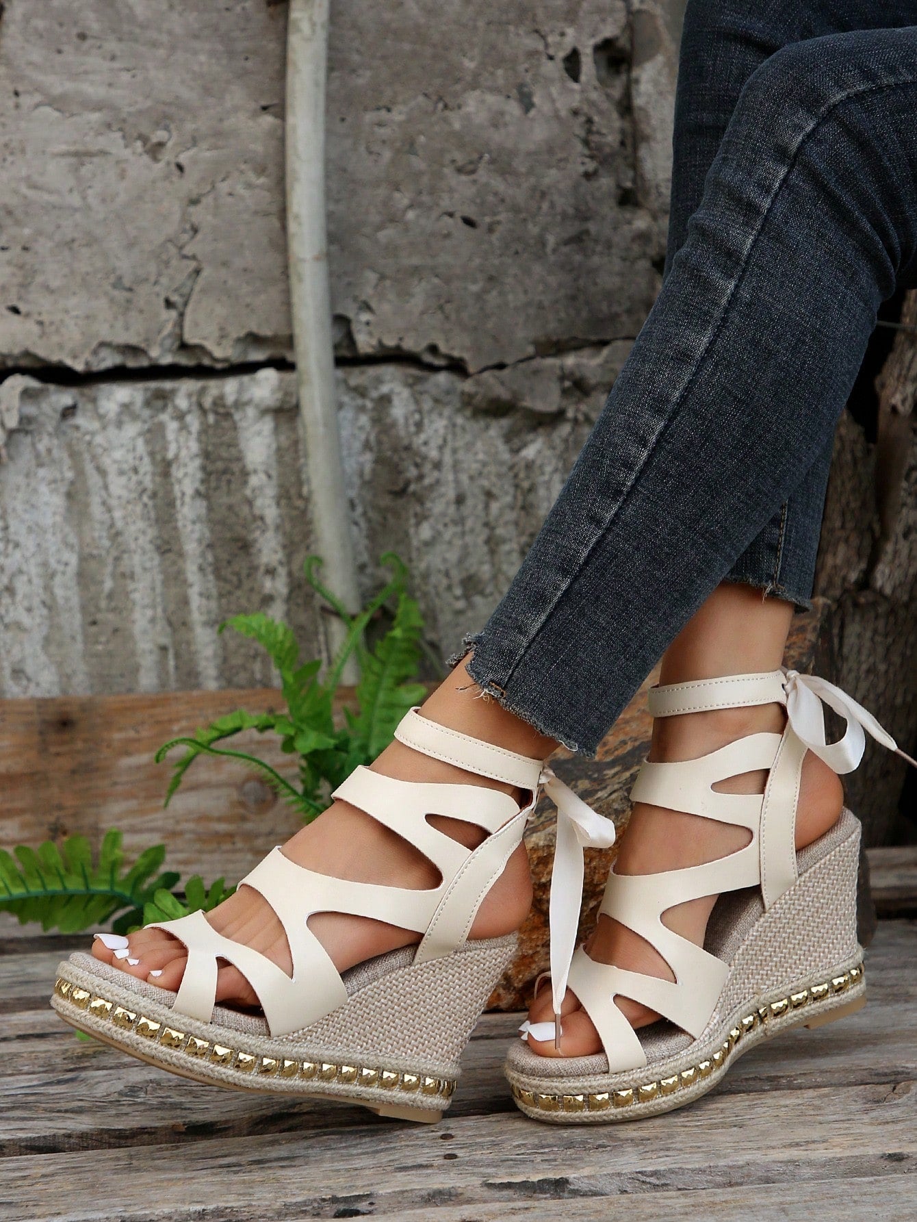 Elevate your style with our chic and trendy Women's Platform Wedge <a href="https://canaryhouze.com/collections/women-canvas-shoes" target="_blank" rel="noopener">Sandals</a>. Designed with a sleek platform and stunning bead detailing, these sandals are perfect for any occasion. Experience maximum comfort and effortless elegance all day long. Upgrade your wardrobe today!