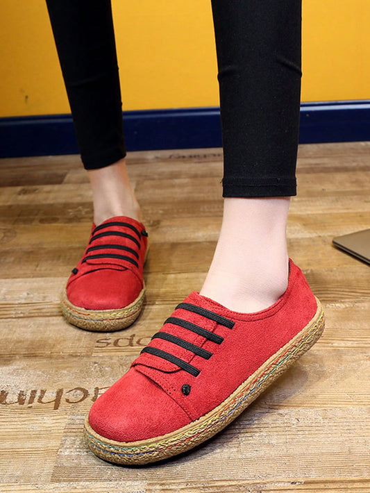 Stylish and Versatile: Women's Casual Sports Shoe with Flat Bottom