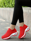 Comfort and Style: Women's Breathable Knit Chunky Sneakers with Air Cushion Technology