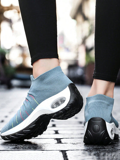 Comfort and Style: Women's Breathable Knit Chunky Sneakers with Air Cushion Technology