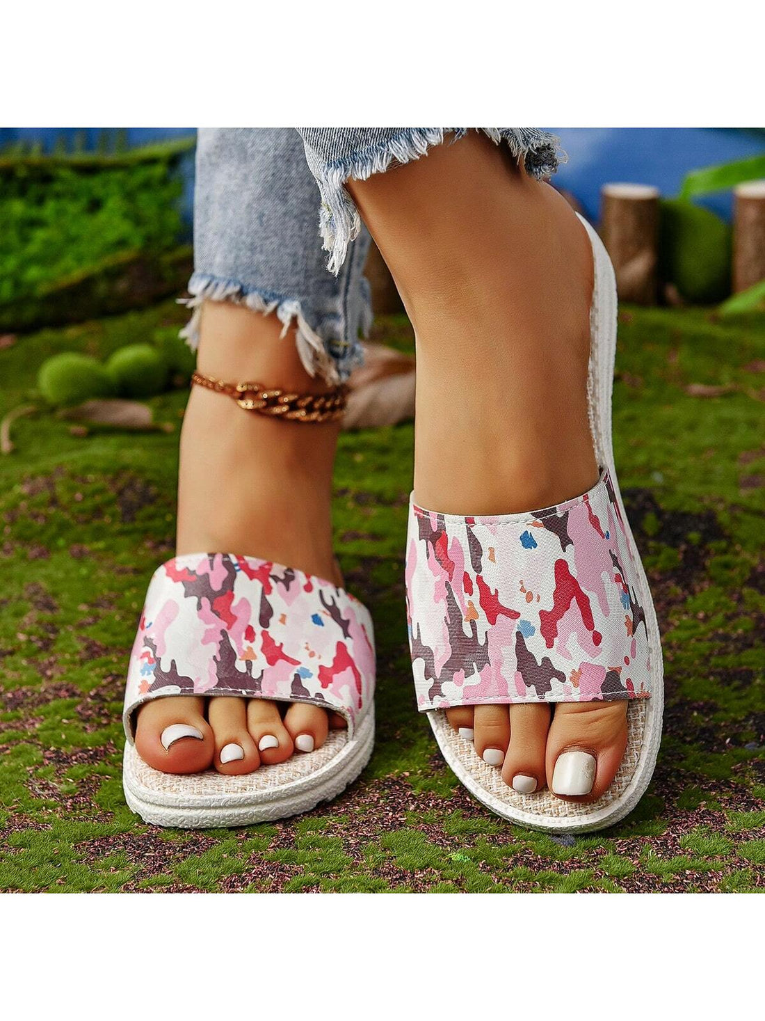 These Cozy Colorblock <a href="https://canaryhouze.com/collections/women-canvas-shoes" target="_blank" rel="noopener">Slippers</a> for Women are perfect for casual and comfortable wear. With a stylish colorblock design, they provide both style and comfort for easy wear. Stay warm and cozy with these must-have slippers. Expertly crafted for a snug fit and maximum comfort.