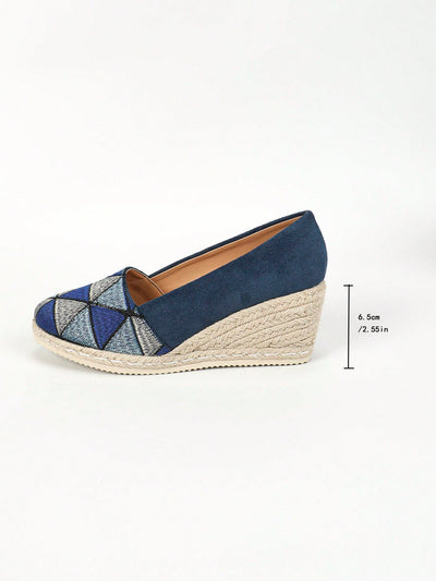 Woven Comfort: Trendy Fisherman Shoes for Women - Slip On Loafers with Embroidery Detail