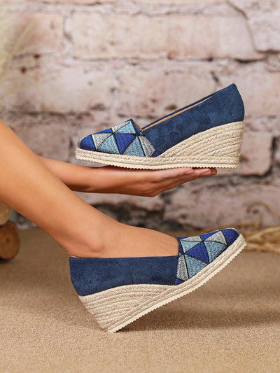 Woven Comfort: Trendy Fisherman Shoes for Women - Slip On Loafers with Embroidery Detail