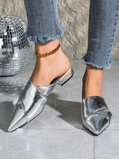 Sleek and Stylish: Women's Pointed Toe Flat Shoes with Slimming Effect