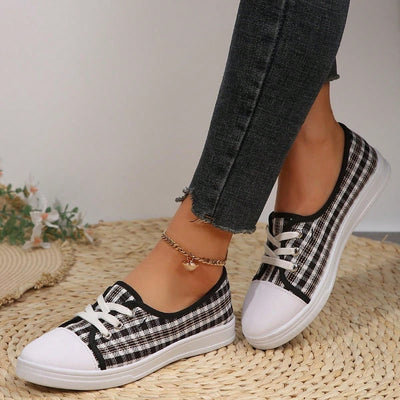 Summer Chic: Women's White Shell Toe Single Shoes for a Fashionable Look