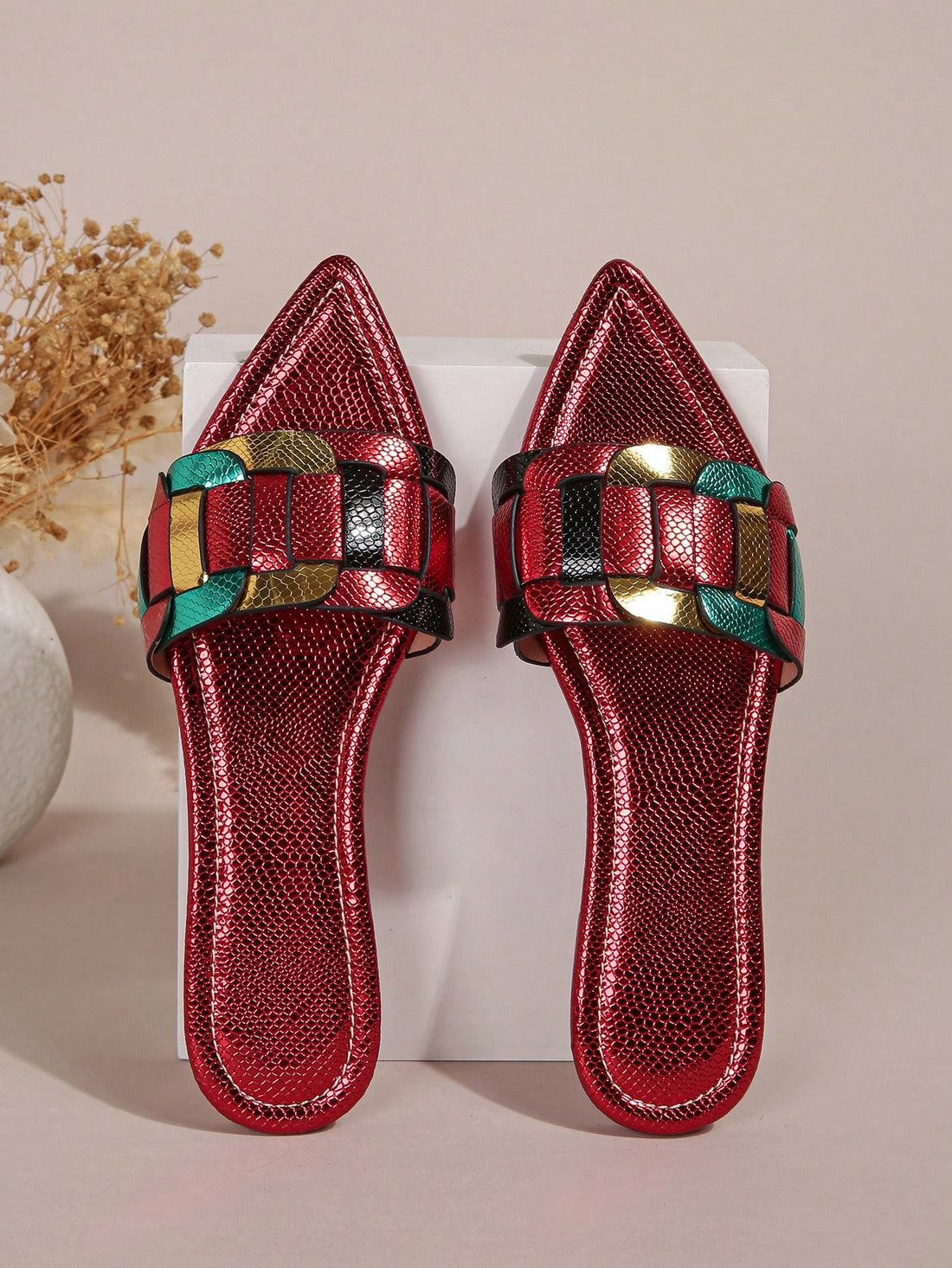 Stay stylish and comfy during your summer holidays with our Chic and Comfortable Women's Pointed Toe Open Toe <a href="https://canaryhouze.com/collections/women-canvas-shoes" target="_blank" rel="noopener">Slippers</a>. Crafted with a pointed toe design, these slippers add a touch of elegance to your outfit. The open toe design allows for breathability and comfort, making them perfect for those warm summer days.