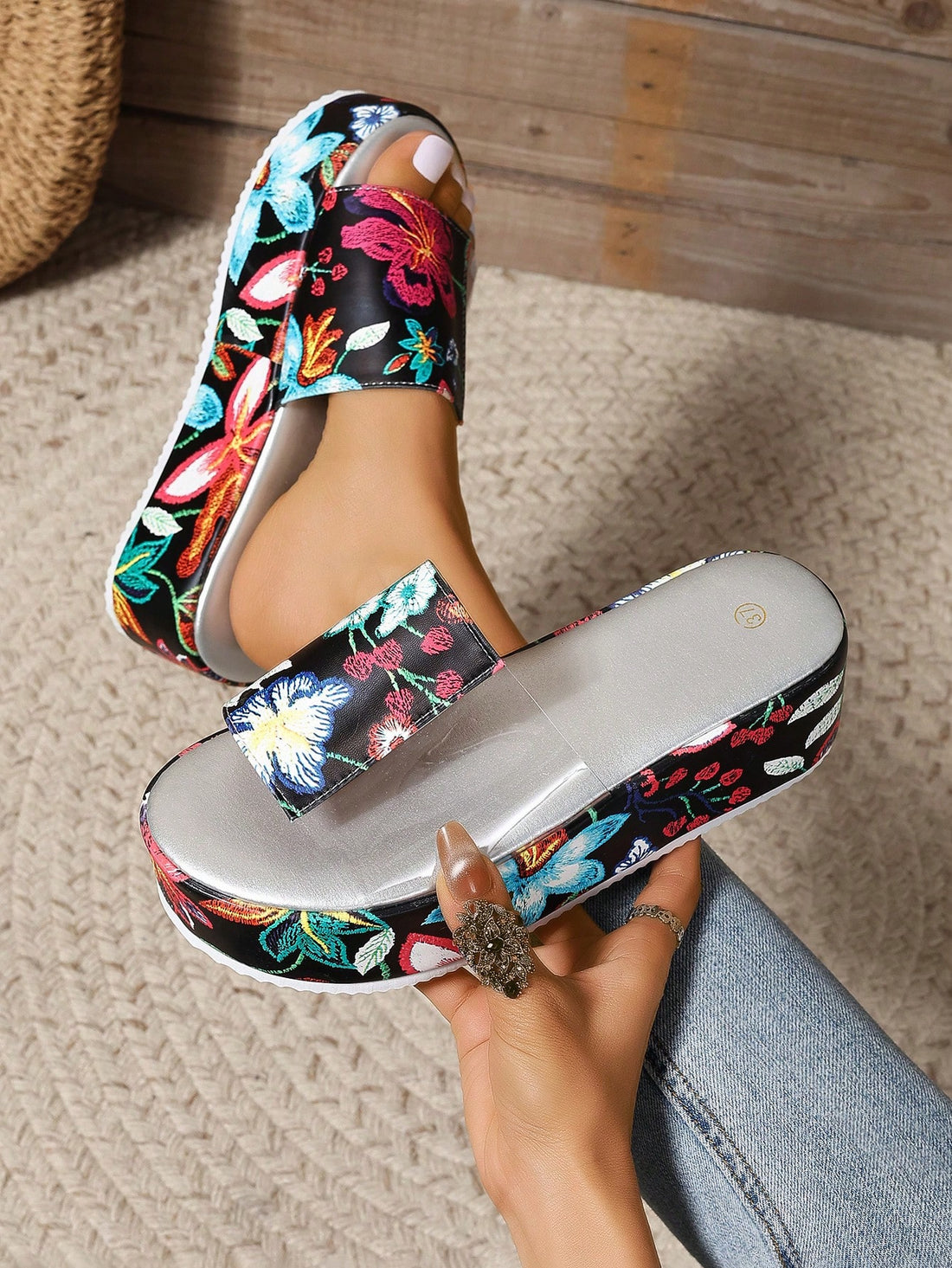 Experience style and comfort with our Clear Thick Bottom Platform <a href="https://canaryhouze.com/collections/women-canvas-shoes" target="_blank" rel="noopener">Sandals</a>. These trendy High Heel Fish Mouth Slippers feature a clear thick sole for added support and a fashionable fish mouth design. Perfect for any occasion, step out in confidence with these must-have sandals.