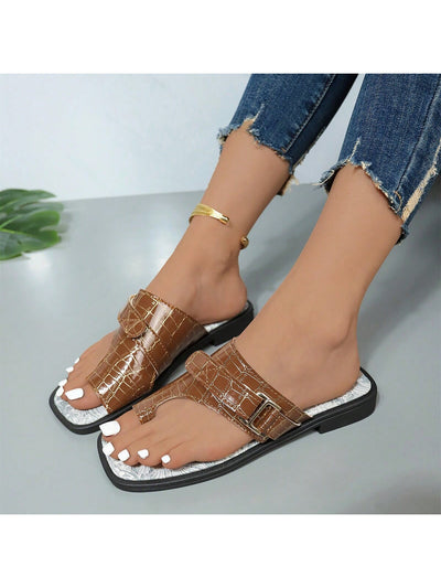 Chic and Stylish: Women's Slip On Toe Ring Sandals for Versatile Outdoor Wear