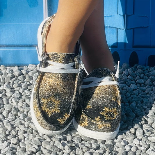 These lightweight canvas shoes feature a snowflake print that adds a festive touch to any look. Comfy and stylish, they’re perfect for adding chic winter style to your daily wardrobe.