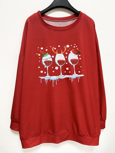 Wine Wonderland: Stylish Plus Size Christmas Sweatshirt for Women with Wine Glasses Print