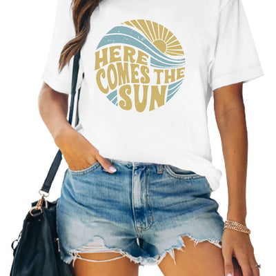 Summer Vibes: Here Comes the Sun Letter Print T-shirts - Women's Casual Sports Tops for a Sunshine-Filled Season!