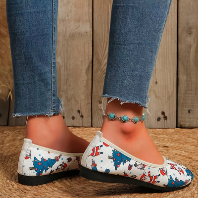 Festive Comfort: Women's Santa Claus Print Flat Shoes - Lightweight and Casual Slip-ons for Christmas