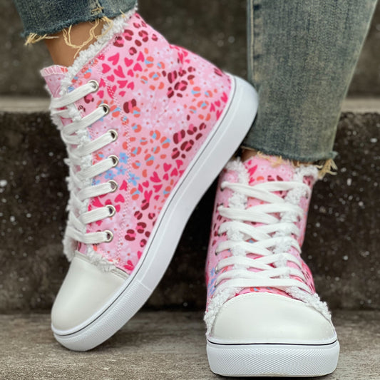 This stylish pair of floral print shoes is designed to keep your feet warm and cozy during the winter season. Crafted with plush material, the lace-up design of these shoes ensures a secure fit; plus, its non-slip sole provides extra traction and protection.