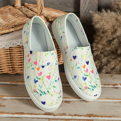 Heartbeat Chic: Women's Heart Pattern Canvas Shoes for Casual and Trendy Comfort