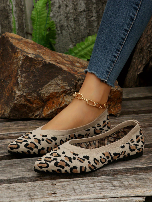 Leopard Chic: Women's Stylish Pointed Toe Slip-On Flats for Effortless Casual Elegance