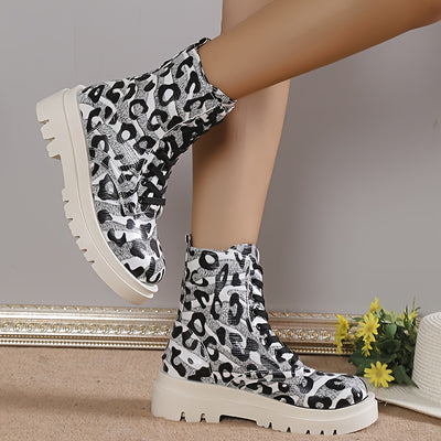 Luxe and Versatile: Women's Leopard Print Lace-Up Platform Ankle Boots – Set New Trends with Style and Comfort