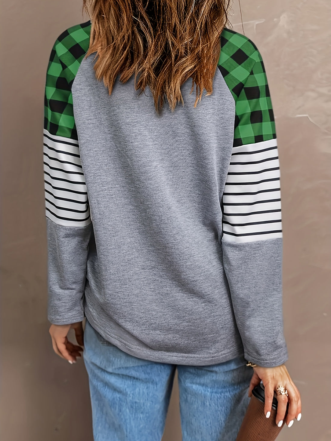 Festive Vibes: Christmas Graphic Print Crew Neck T-Shirt, Your Perfect Spring-Fall Women's Casual Long Sleeve Top