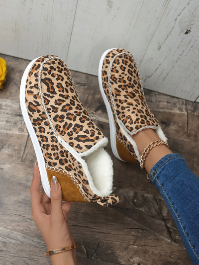 Cozy and Stylish: Women's Leopard Print Fuzzy Slip-On Shoes - Perfect for Winter