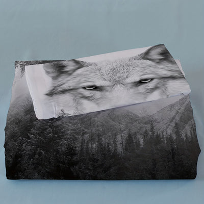 Wolf-themed Duvet Cover Set: A Howling Addition to Your Bedroom - Includes 1 Duvet Cover and 2 Pillowcases (No Core)