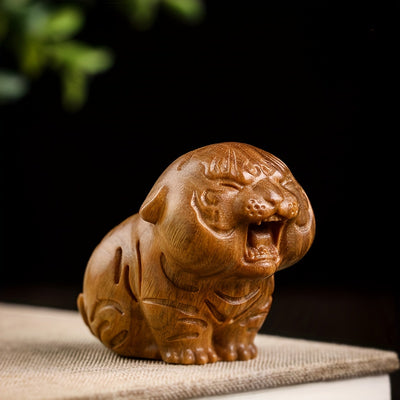 Retro Oriental Zodiac Tiger: Exquisite Green Sandalwood Carving for Home Decor