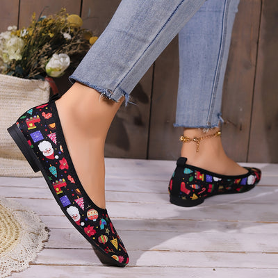 Festive Footwear: Women's Christmas Print Flat Shoes - Trendy Slip-Ons for Casual and Daily Looks