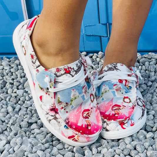 These chic Winter Wonderland Cartoon Loafers are the perfect addition to your wardrobe. The slip-on canvas construction is both stylish and comfortable, while the low profile design is ultra-lightweight and breathable for long-term wear.