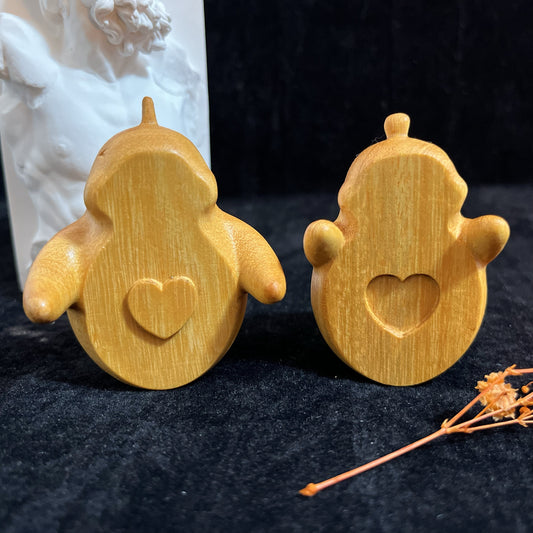 Wooden Love Hug Cartoon Couple: Handmade Desktop Ornaments for Birthdays, Valentines Day, and Weddings