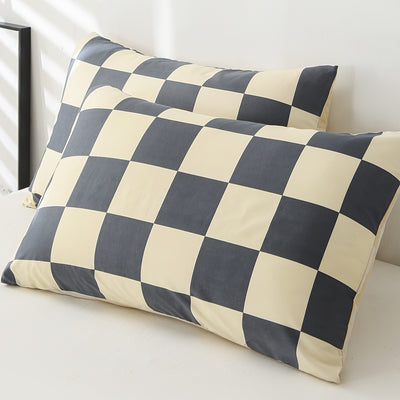 Stylish Checkered Duvet Cover Set: Enhance Your Bedroom Décor with 3-Piece Bedding SetLove Rose Print Duvet Cover Set: Soft and Comfortable Bedding for Bedroom and Guest Room(1*Duvet Cover + 2*Pillowcases, Without Core)