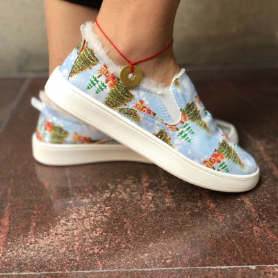 Festive Feet: Women's Christmas Tree Print Canvas Shoes - Casual Slip-On Plush Lined Outdoor Shoes - Lightweight & Comfortable