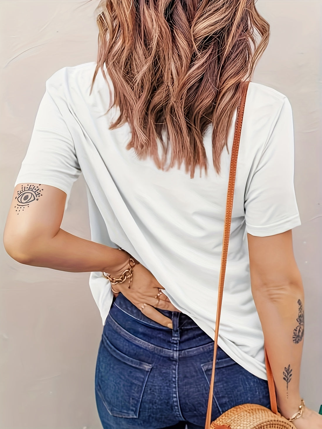 This stylish and festive t-shirt features a Christmas Santa Claus print design, making it the perfect casual wear for women. Crafted from quality material, this short sleeve crew neck tee will keep you comfortable all day. Enjoy the holiday celebrations in style!