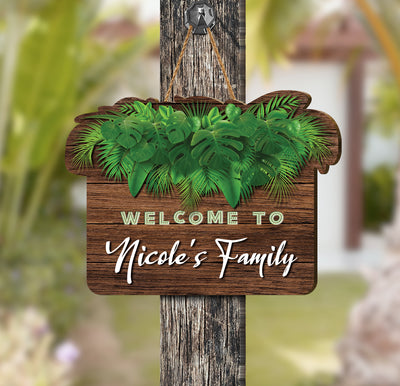 Welcome friends and family to your home with the customized Personalized Welcome Sign Natural Style. This stylish sign includes montsera leaves in a natural style, creating an inviting atmosphere for all who visit. Hang it at your entryway and make a lasting impression.