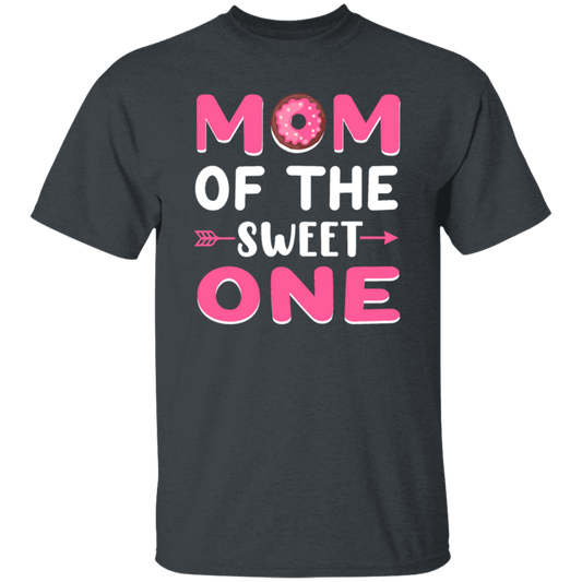 Love Mom, Mom Of The Sweet One, Best Mom Ever, Pinky Mom, Love Doghnut Unisex T-Shirt